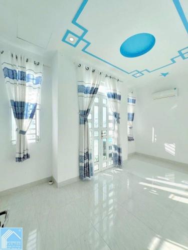 BÁN NHÀ 1T1L đúc, mới đẹp - HOÀN CÔNG đầy đủ (Nằm kế ĐẠI HỌC CÔNG NGHỆ CT)