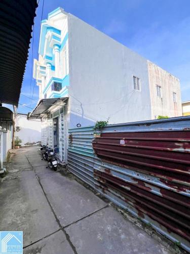 BÁN NHÀ 1T1L đúc, mới đẹp - HOÀN CÔNG đầy đủ (Nằm kế ĐẠI HỌC CÔNG NGHỆ CT)