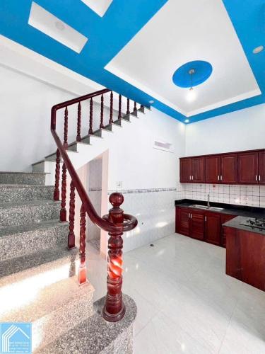 BÁN NHÀ 1T1L đúc, mới đẹp - HOÀN CÔNG đầy đủ (Nằm kế ĐẠI HỌC CÔNG NGHỆ CT)