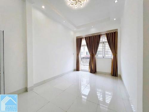 Bán Nhà 1T1L đúc, MỚI SÁNG & ĐẸP. Gần sát Cầu Nhị Kiều✔️Gần Công viên Hùng Vương