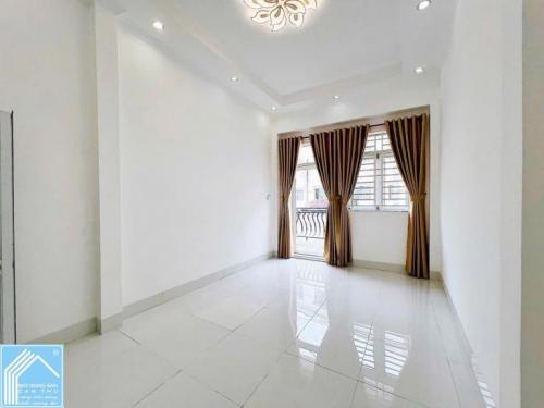 Bán Nhà 1T1L đúc, MỚI SÁNG & ĐẸP. Gần sát Cầu Nhị Kiều✔️Gần Công viên Hùng Vương