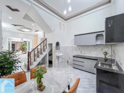 BÁN NHÀ 1T1L đúc, MT Phạm Thế Hiển. Cách Chợ An Khánh Chỉ 50m