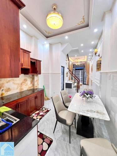 BÁN NHÀ 1T1L, Hẻm 138 TRẦN HƯNG ĐẠO (có phòng ngủ tầng trệt)