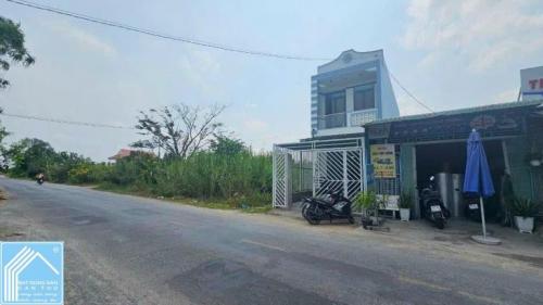 BÁN NHÀ 1T1L, MẶT TIỀN lộ nhựa. Vừa ở & buôn bán nhỏ tại nhà BÁN NHÀ 1T1L, MẶT TIỀN lộ nhựa. Vừa ở & buôn bán nhỏ tại nhà