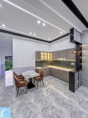BÁN NHÀ 1T1L mới, gần chợ BÀ BỘ, trường ĐHYD Cần Thơ (có sân đậu xe hơi)