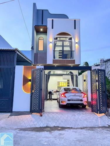 BÁN NHÀ 1T1L mới, gần chợ BÀ BỘ, trường ĐHYD Cần Thơ (có sân đậu xe hơi)