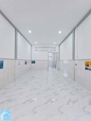 Bán nhà 1T1L, NHỎ GỌN TRUNG TÂM (Hẻm 4 CMT8). Hẻm Đối diện Vincom Hùng Vương
