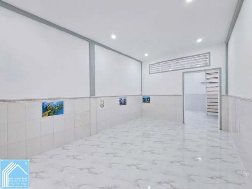 Bán nhà 1T1L, NHỎ GỌN TRUNG TÂM (Hẻm 4 CMT8). Hẻm Đối diện Vincom Hùng Vương