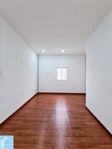 Bán nhà 1T1L, NHỎ GỌN TRUNG TÂM (Hẻm 4 CMT8). Hẻm Đối diện Vincom Hùng Vương