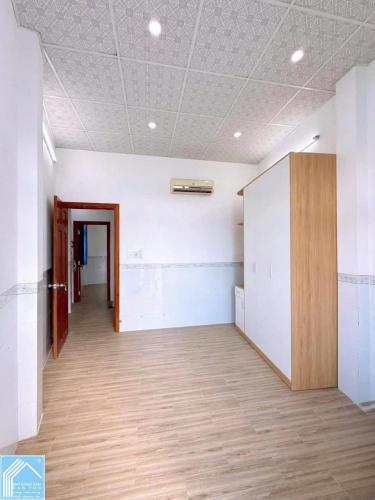 BÁN NHÀ 1T1L, TRỤC CHÍNH HẺM, Vị trí đẹp KDoanh online, Mở Tiệm Nail, Tóc, Thuốc Tây,....