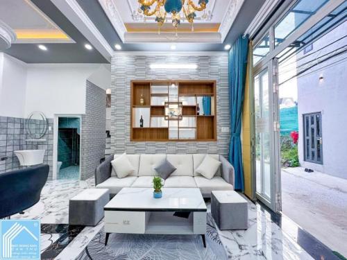 BÁN NHÀ 1T1L, TUYỆT ĐẸP - FULL NỘI THẤT, Hẻm 11 NVLinh (cặp Bệnh viện)