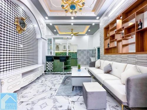 BÁN NHÀ 1T1L, TUYỆT ĐẸP - FULL NỘI THẤT, Hẻm 11 NVLinh (cặp Bệnh viện)