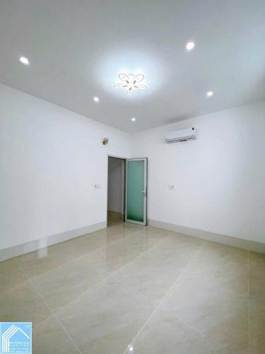 BÁN NHÀ 1T1Lửng, MẶT TIỀN - KDC Bình Nhựt (12Ha8). Đối  diện cổng TRƯỜNG HỌC