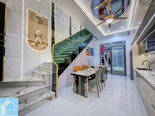 BÁN NHÀ 1T2L đúc, Mặt Tiền, D13 KDC Hồng Loan, sổ hồng hoàn chỉnh