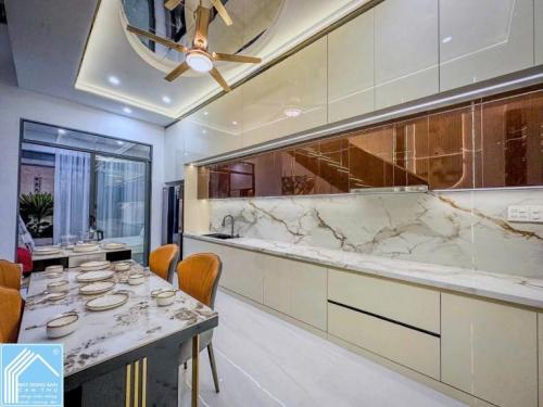 BÁN NHÀ 1T2L đúc, Mặt Tiền, D13 KDC Hồng Loan, sổ hồng hoàn chỉnh