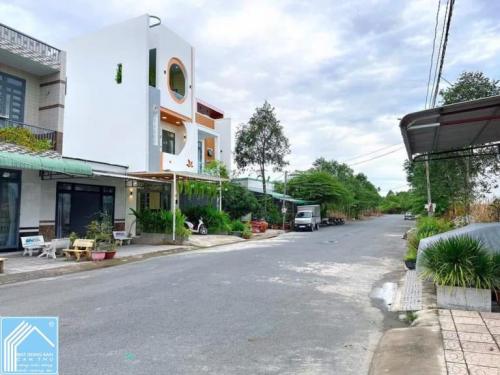 BÁN NHÀ 1T2L đúc, Mặt Tiền, D13 KDC Hồng Loan, sổ hồng hoàn chỉnh