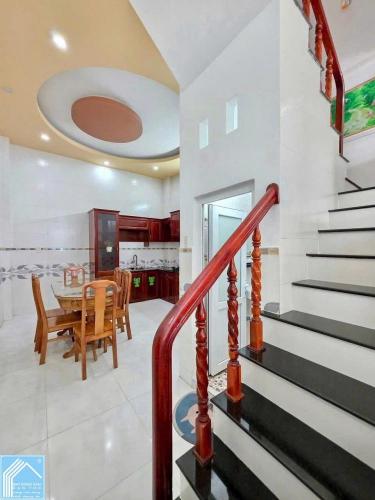 BÁN NHÀ 1T2L đúc, Mặt Tiền, gần sát chợ An Khánh (Cách trường ĐHYD Cần Thơ chỉ 300m)