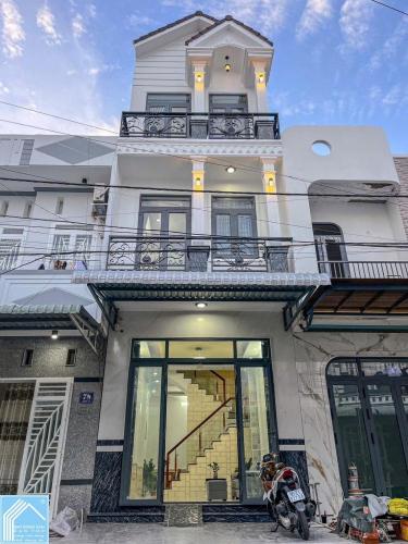 BÁN NHÀ 1T2L đúc, Mặt Tiền, XÂY MỚI - (Kế trường Mầm Non Hoa Cúc)