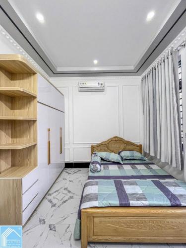 BÁN NHÀ 1T2L đúc, Mặt Tiền, XÂY MỚI - (Kế trường Mầm Non Hoa Cúc)