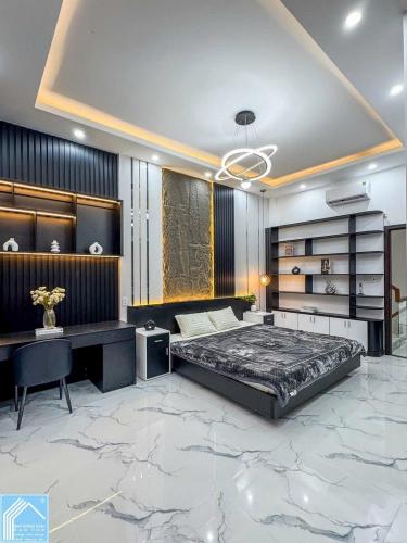 BÁN NHÀ 1T2L đúc mới đẹp, CÓ PHÒNG NGỦ TẦNG TRỆT (Sổ hoàn chỉnh, sang tên nhanh)