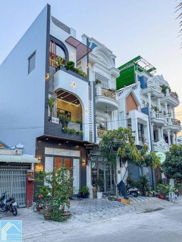 BÁN NHÀ 1T2L đúc mới, FULL NỘI THẤT Cao Cấp (Mặt Tiền Chu Văn An)
