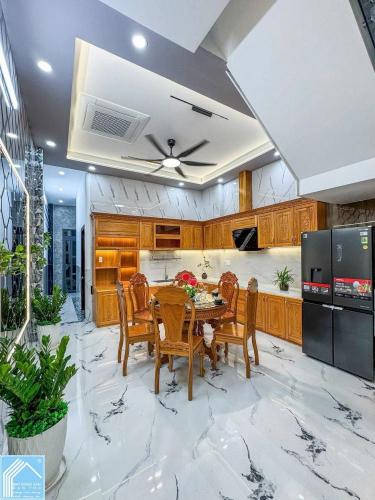 BÁN NHÀ 1T2L đúc mới, FULL NỘI THẤT Cao Cấp (Mặt Tiền Chu Văn An)