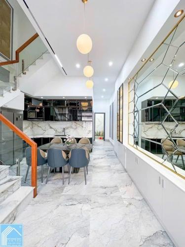 BÁN NHÀ 1T2L đúc Mới, HIỆN ĐẠI Nội Thất TUYỆT ĐẸP, Sổ Hồng Hoàn Chỉnh