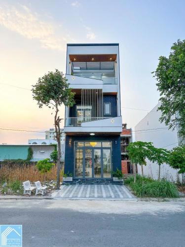 BÁN NHÀ 1T2L đúc mới, HIỆN ĐẠI Nội Thất TUYỆT ĐẸP, sổ Hồng hoàn chỉnh