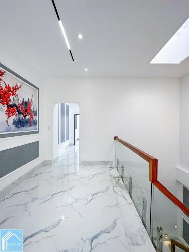 BÁN NHÀ 1T2L đúc mới, HIỆN ĐẠI Nội Thất TUYỆT ĐẸP, sổ Hồng hoàn chỉnh