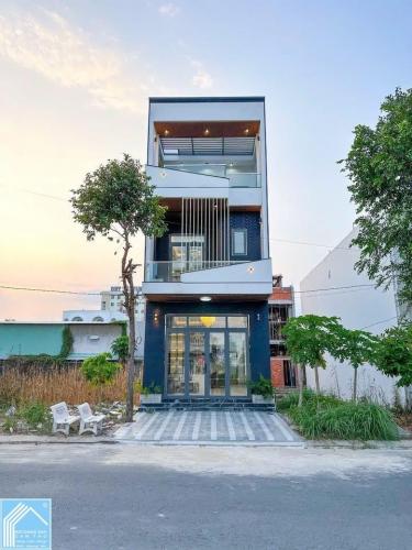BÁN NHÀ 1T2L đúc Mới, HIỆN ĐẠI Nội Thất TUYỆT ĐẸP, Sổ Hồng Hoàn Chỉnh