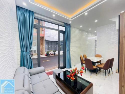 BÁN NHÀ 1T2L đúc mới, MẶT TIỀN (PHẠM HỮU LẦU). Vị trí đẹp vừa ở, KDoanh, VPCTy,...