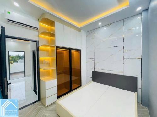 BÁN NHÀ 1T2L đúc mới, MẶT TIỀN (PHẠM HỮU LẦU). Vị trí đẹp vừa ở, KDoanh, VPCTy,...