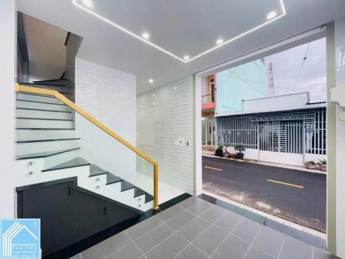 BÁN NHÀ 1T2L đúc mới, MẶT TIỀN (PHẠM HỮU LẦU). Vị trí đẹp vừa ở, KDoanh, VPCTy,...