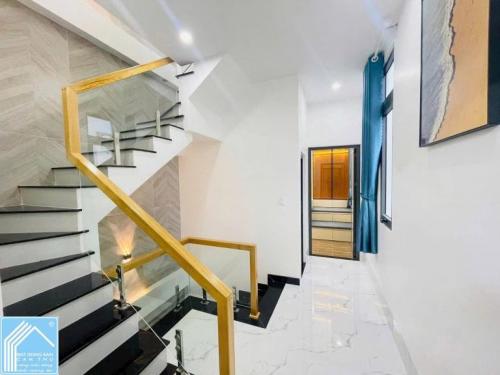 BÁN NHÀ 1T2L đúc mới, MẶT TIỀN (PHẠM HỮU LẦU). Vị trí đẹp vừa ở, KDoanh, VPCTy,...