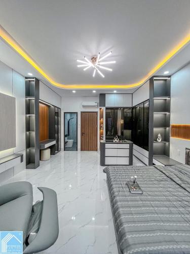 BÁN NHÀ 1T2L đúc, mới xây, Mặt Tiền (D7 - Hồng Loan). Vị trí đẹp, gần trục chính D1