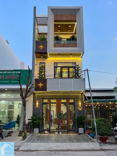 BÁN NHÀ 1T2L đúc, mới xây, Mặt Tiền (D7 - Hồng Loan). Vị trí đẹp, gần trục chính D1