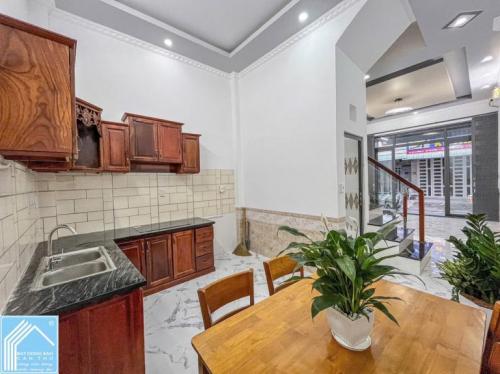 BÁN NHÀ 1T2L đúc, XÂY MỚI. Kế trường Mầm Non Hoa Cúc (Mặt Tiền - KDC Thới Nhựt 1)