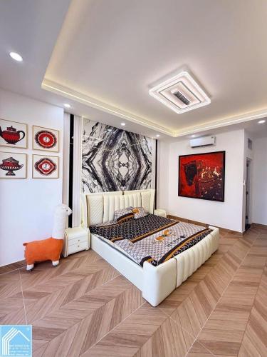 Bán nhà 1T3L đúc, FULL NỘI THẤT - MẶT TIỀN. Vừa ở vừa KDoanh, VPCTy, Spa,…