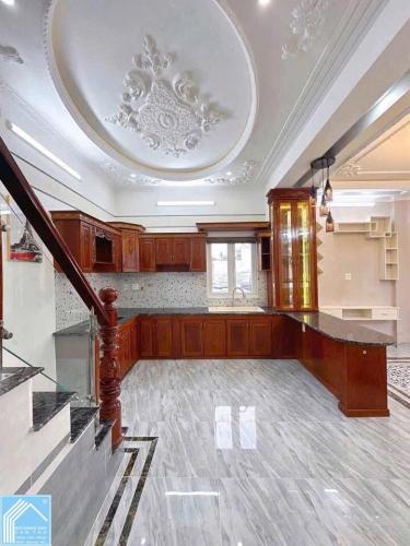 BÁN NHÀ 1T3L đúc, GÓC 2MT + Trục Chính Hẻm (Có luôn chổ để ÔTÔ trong nhà)