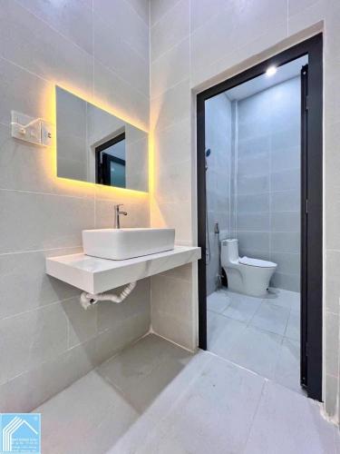 Bán nhà 1trệt 1lầu lửng, GẦN BỜ HỒ BÚNG XÁNG, nhà mới đẹp mua vào ở ngay