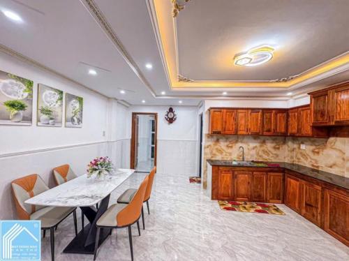 Bán nhà 1TRỆT 1LỬNG, 3 PHÒNG NGỦ, Gần VINCOM HÙNG VƯƠNG