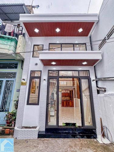 Bán nhà 1TRỆT 1LỬNG, 3 PHÒNG NGỦ. Gần VINCOM HÙNG VƯƠNG