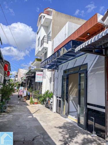 BÁN NHÀ 1TRỆT 1LỮNG, mới đẹp, mua vào ở ngay (TRỤC CHÍNH Hẻm TỔ 15)