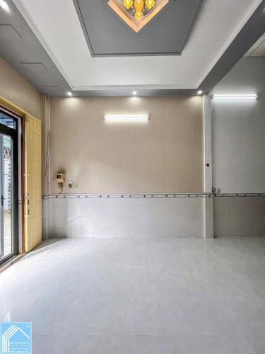 BÁN NHÀ 1TRỆT 1LỮNG, mới đẹp, mua vào ở ngay. TRỤC CHÍNH đoạn ngoài (KDC Sơn Thuỷ)