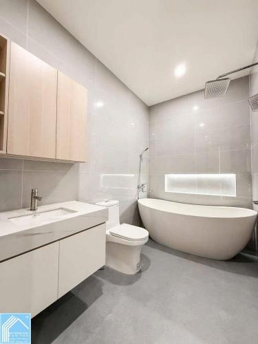 ​Bán nhà 2 lầu đường D6 KDC Hồng Loan nhà xây mới 100% , giá tốt nhất khu .