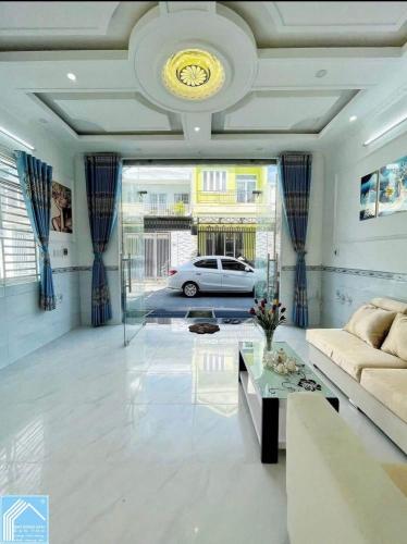 Bán nhà 2lầu - GÓC 2MT HẺM 115 Đường CMT8 (Có hỗ trợ vay Bank khoảng 2tỷ)