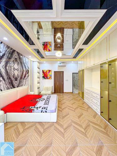 BÁN NHÀ 2Lầu - TRỤC CHÍNH (D1 HỒNG LOAN). Mặt Tiền KDoanh, VPCTy, hoặc ở Sang trọng