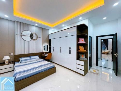 Bán Nhà 2Lầu đúc, Mặt Tiền (KDC VHTĐ), full nội thất, sổ hoàn công đầy đủ