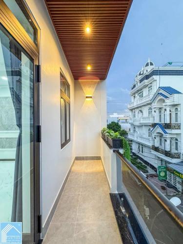 BÁN Nhà 2Lầu đúc, Mới đẹp + Full Nội Thất sang trọng (Mặt tiền - KDC 91B), vị trí đẹp