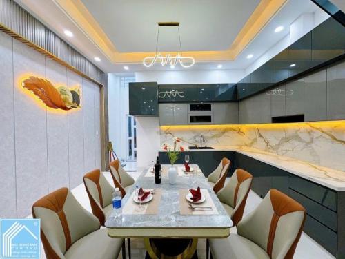 Bán nhà 2Lầu đúc mới, Mặt Tiền (KDC Văn Hoá Tây Đô), sổ hoàn công đầy đủ